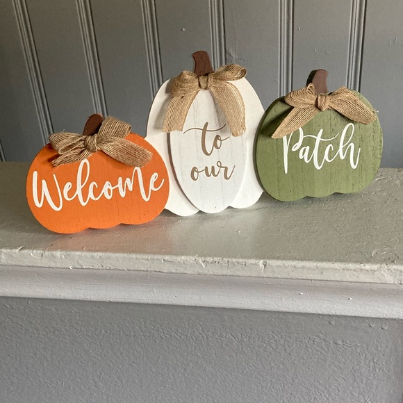 NWT- Welcome To Our Patch- Triple Wooden Pumpkin Sign w/ Easel Stand - Picture 7 of 17